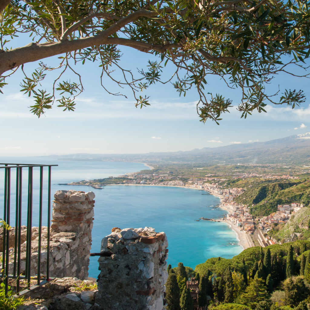 Cosa vedere a Giardini Naxos: 10 posti da non perdere per l'estate 2024 ...