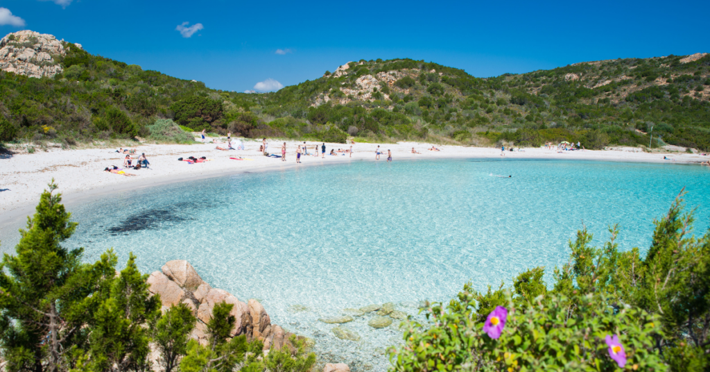 10 posti imperdibili arzachena, cosa vedere arzachena, gallura